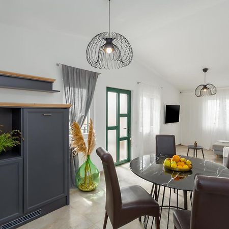 Apartments Zomzi Пореч Экстерьер фото