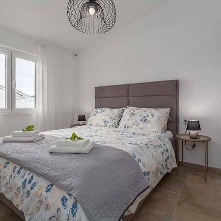 Apartments Zomzi Пореч Экстерьер фото