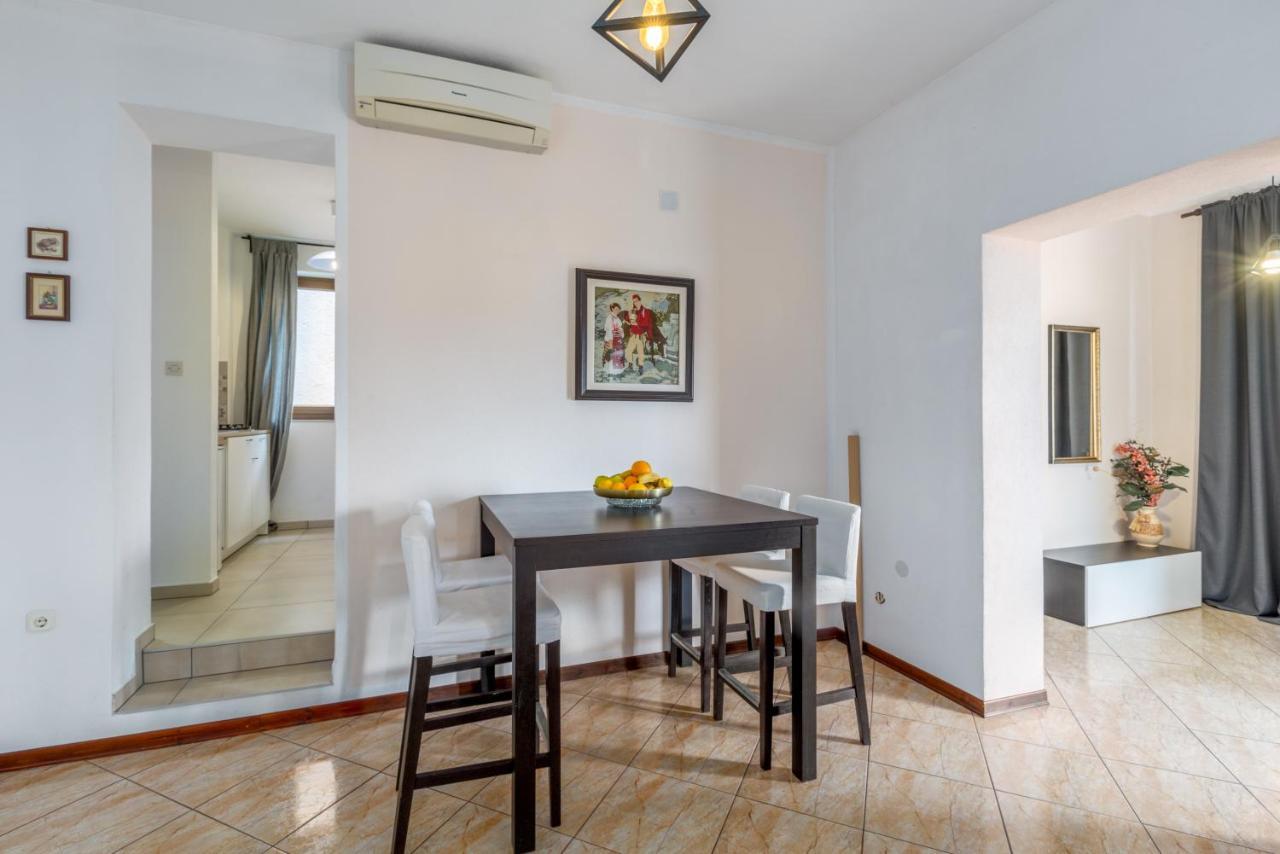 Apartments Zomzi Пореч Экстерьер фото