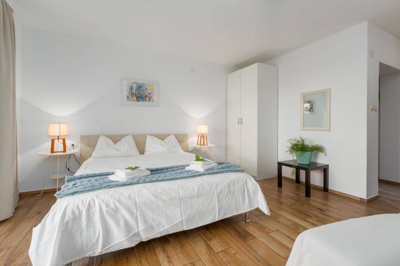 Apartments Zomzi Пореч Экстерьер фото