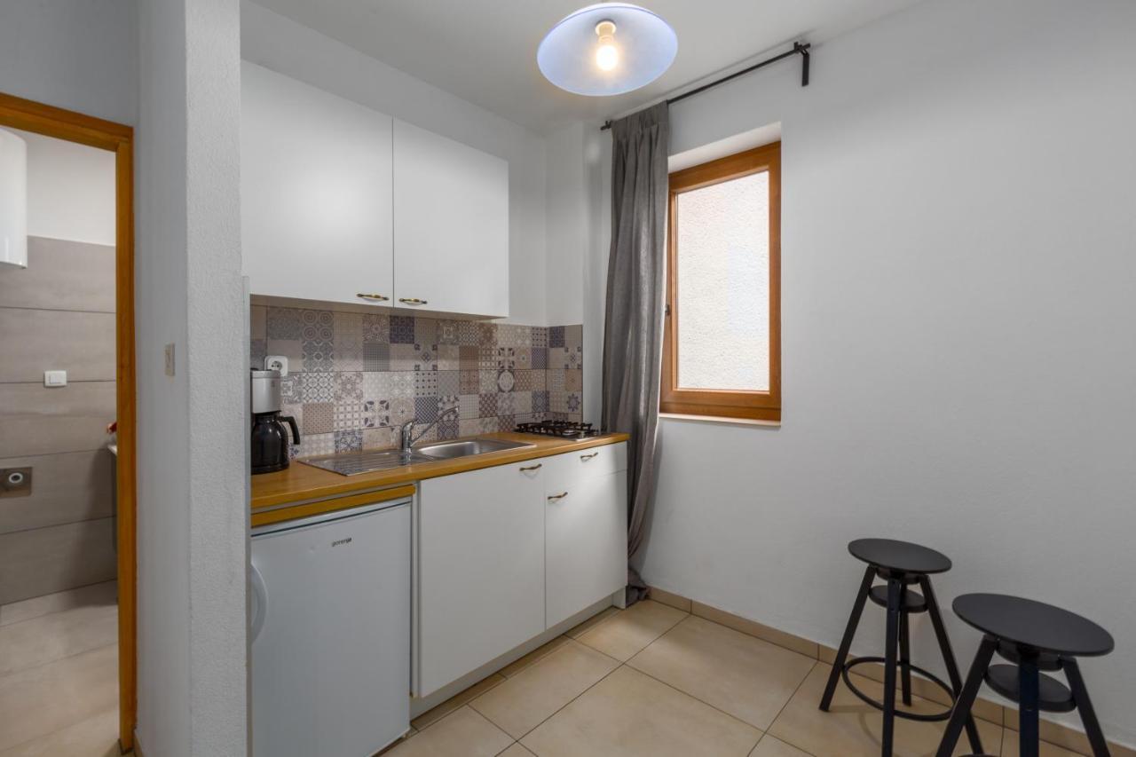 Apartments Zomzi Пореч Экстерьер фото