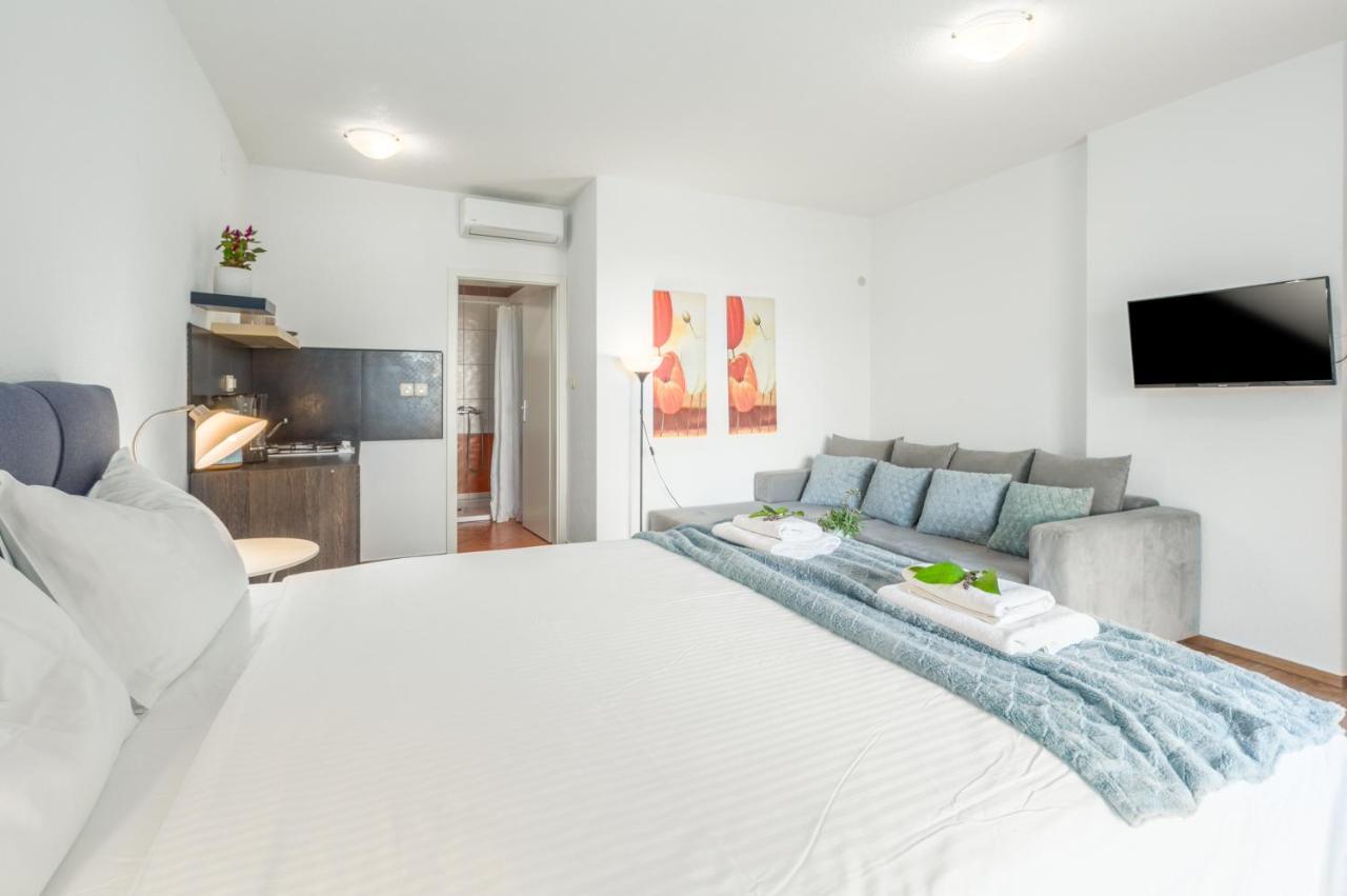 Apartments Zomzi Пореч Экстерьер фото