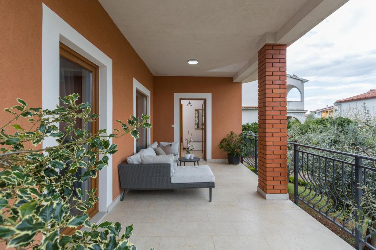 Apartments Zomzi Пореч Экстерьер фото