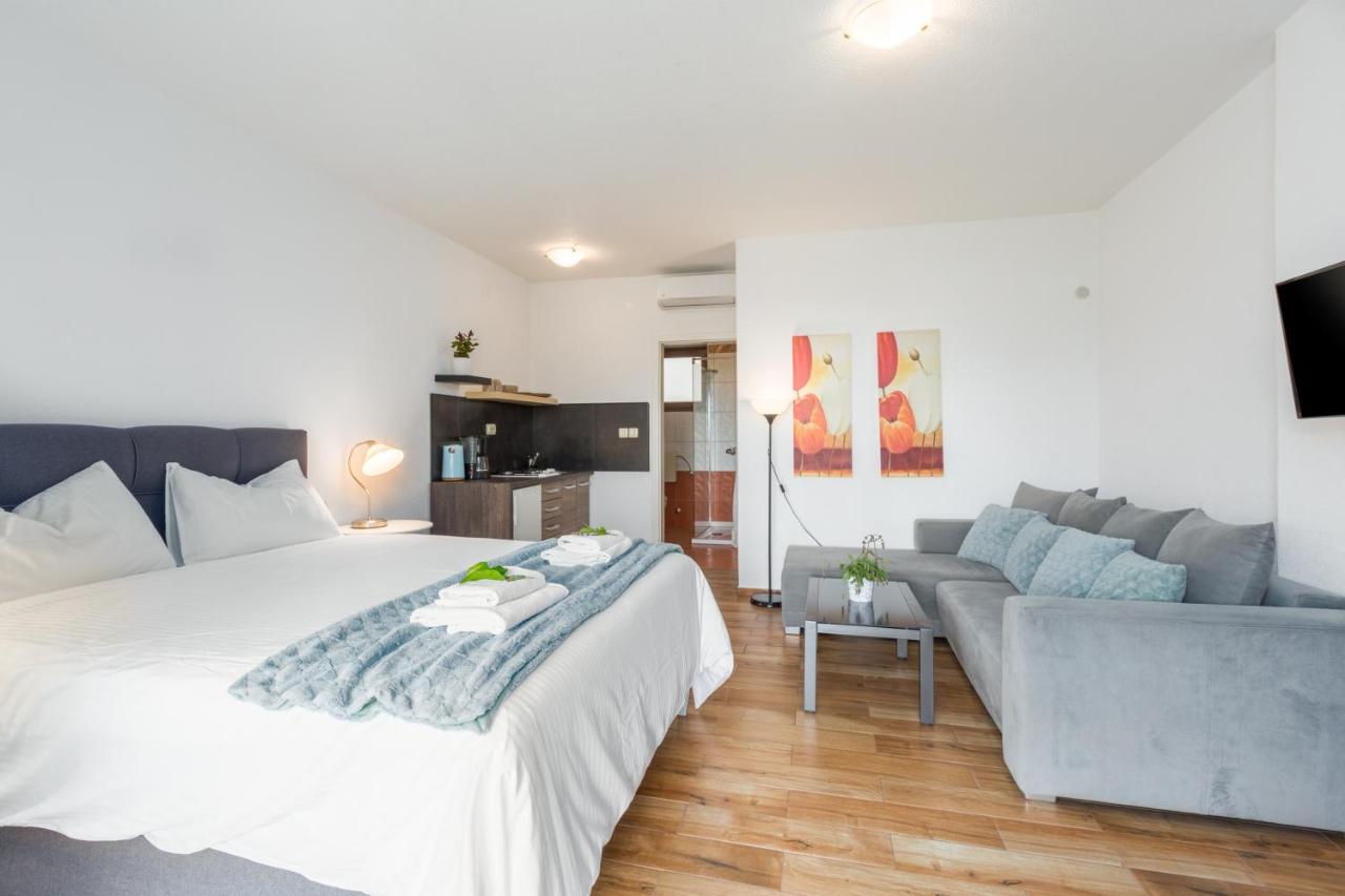 Apartments Zomzi Пореч Экстерьер фото