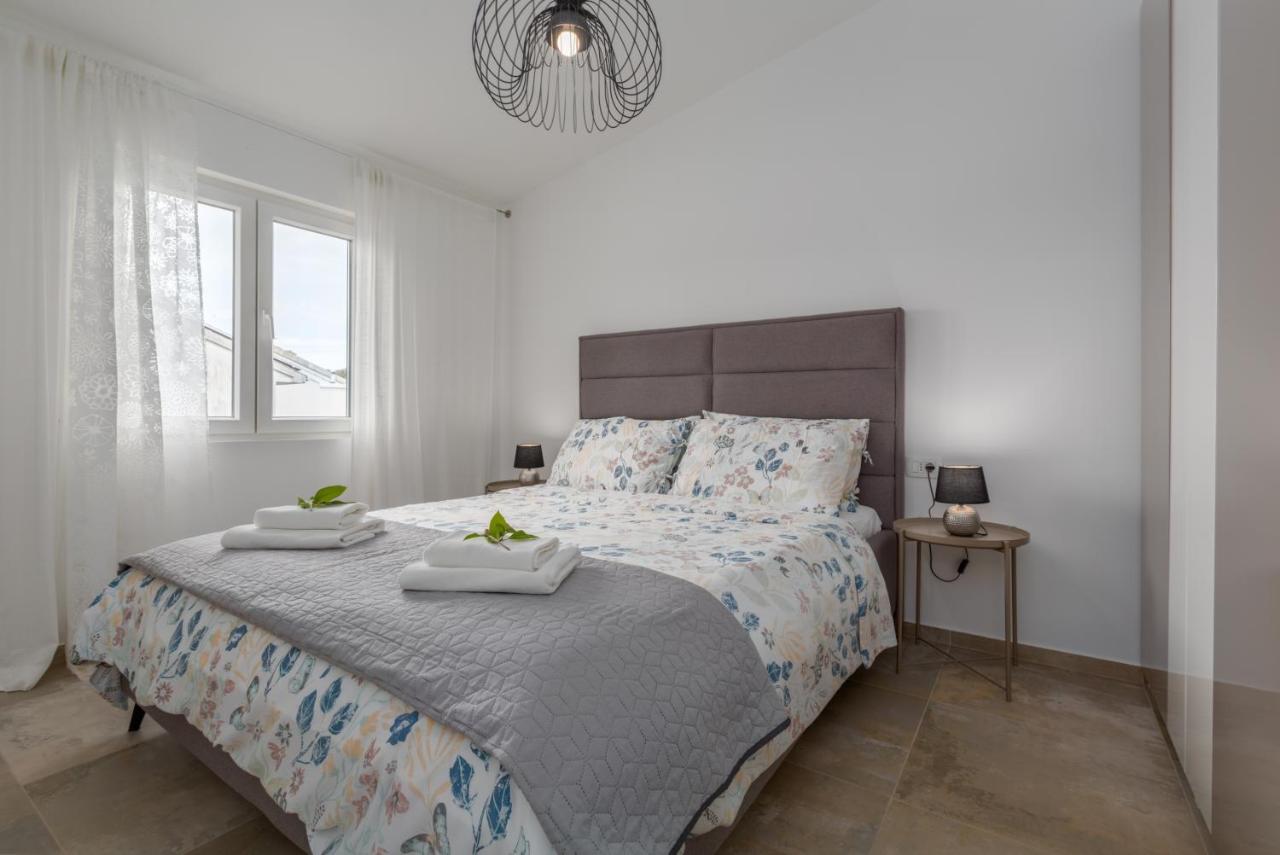 Apartments Zomzi Пореч Экстерьер фото