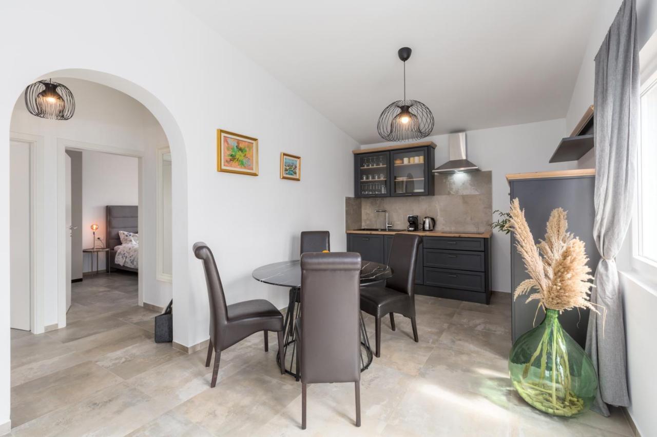 Apartments Zomzi Пореч Экстерьер фото