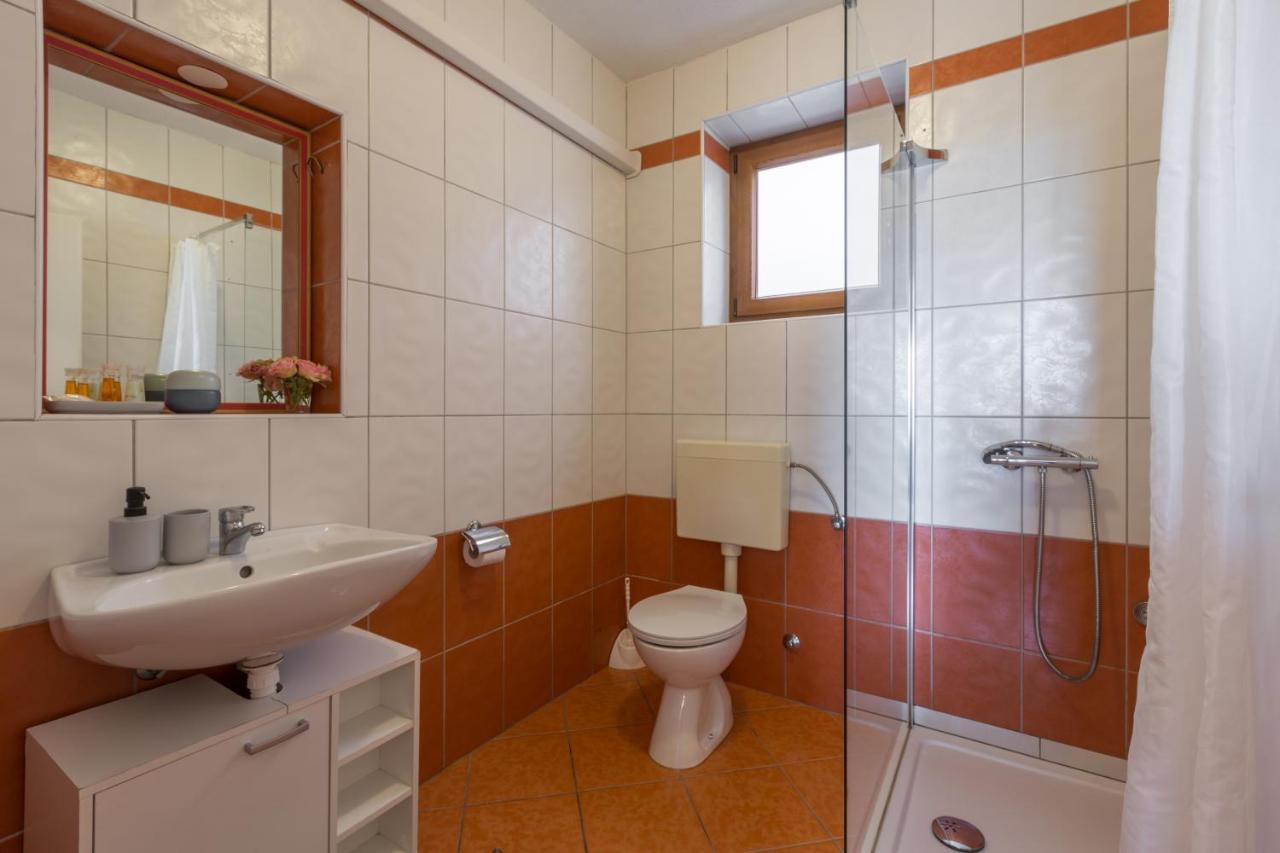 Apartments Zomzi Пореч Экстерьер фото