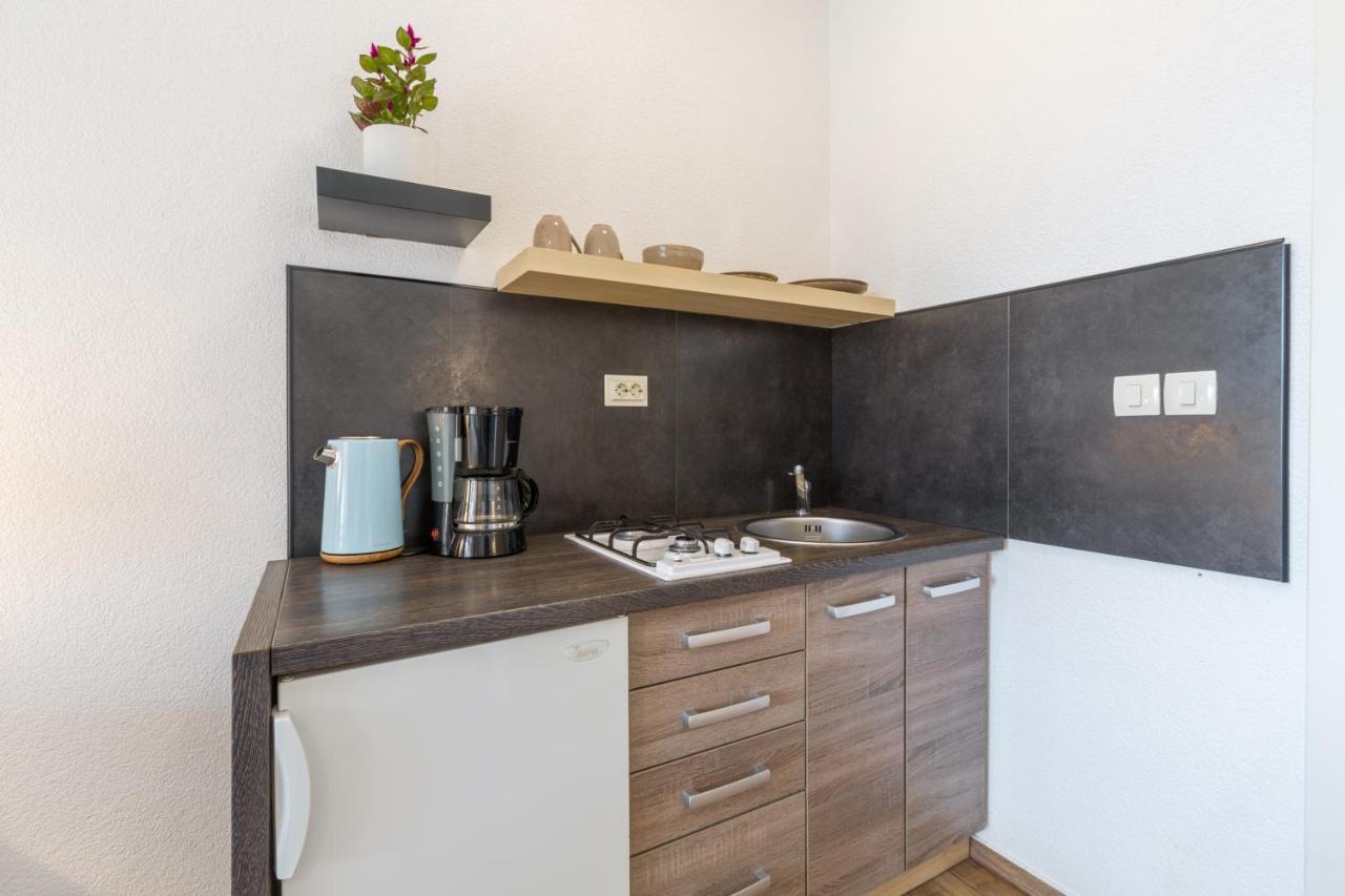 Apartments Zomzi Пореч Экстерьер фото