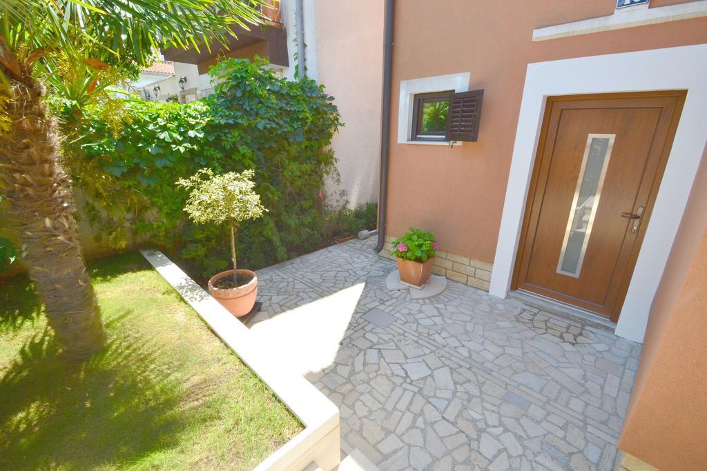 Apartments Zomzi Пореч Экстерьер фото