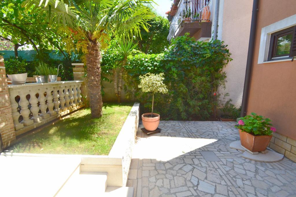 Apartments Zomzi Пореч Экстерьер фото