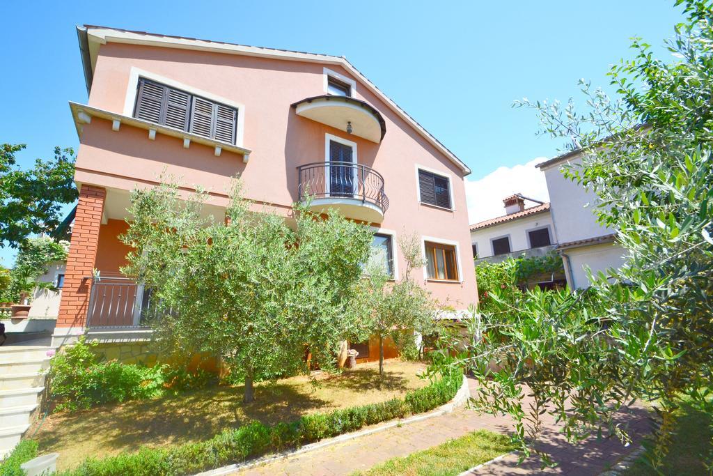 Apartments Zomzi Пореч Экстерьер фото